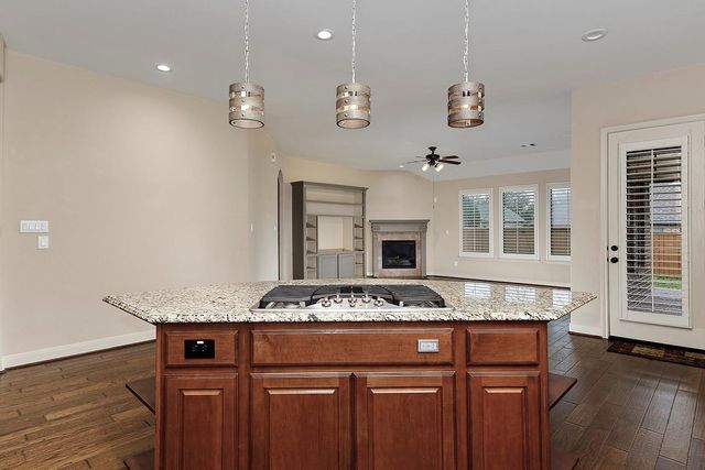 18 Chase Mills Place, Tomball, TX 77375