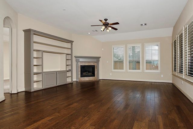 18 Chase Mills Place, Tomball, TX 77375