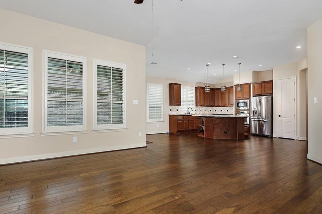 18 Chase Mills Place, Tomball, TX 77375
