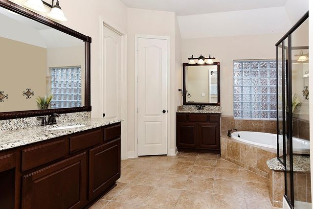 18 Chase Mills Place, Tomball, TX 77375
