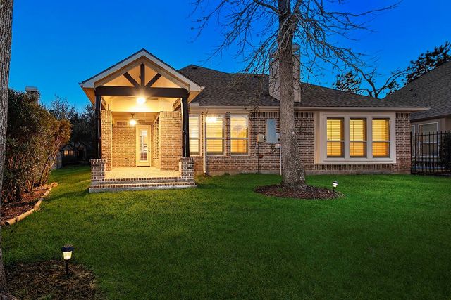 18 Chase Mills Place, Tomball, TX 77375