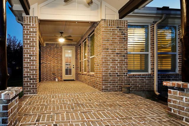 18 Chase Mills Place, Tomball, TX 77375