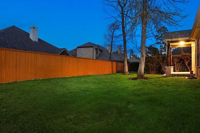 18 Chase Mills Place, Tomball, TX 77375