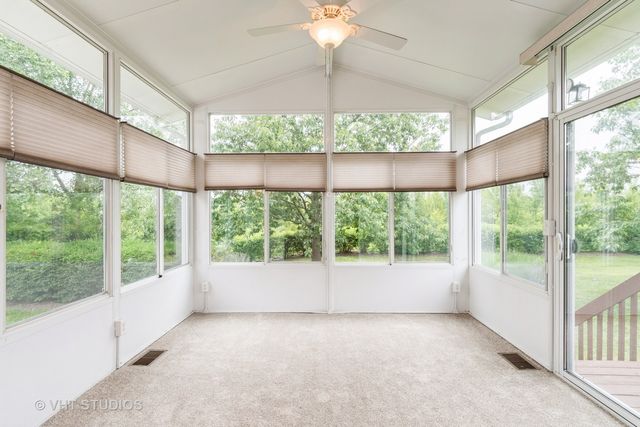 1520 Mansfield Drive, Aurora, IL 60502