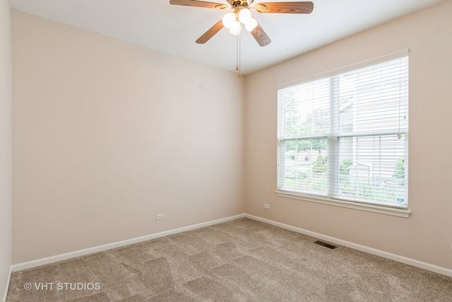 1520 Mansfield Drive, Aurora, IL 60502