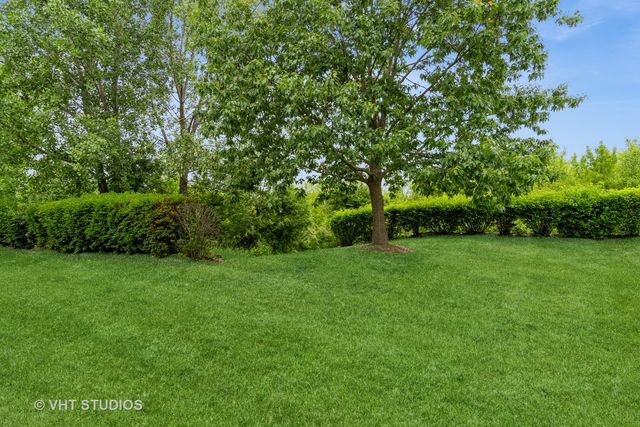 1520 Mansfield Drive, Aurora, IL 60502