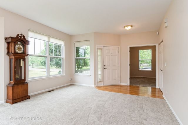 1520 Mansfield Drive, Aurora, IL 60502