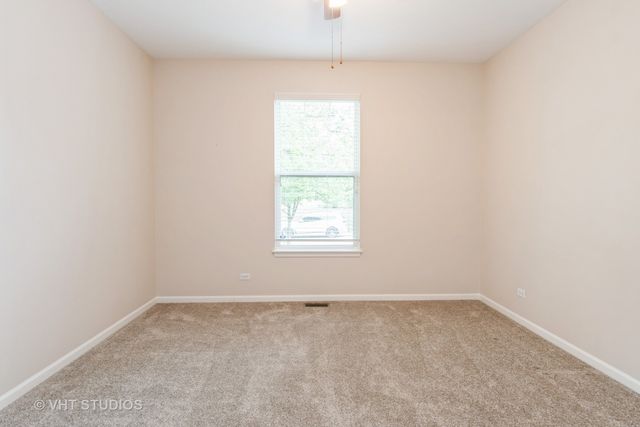 1520 Mansfield Drive, Aurora, IL 60502