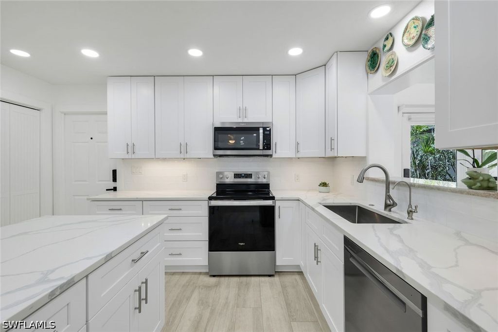 12286 McGregor Woods CIR, Fort Myers, FL 33908