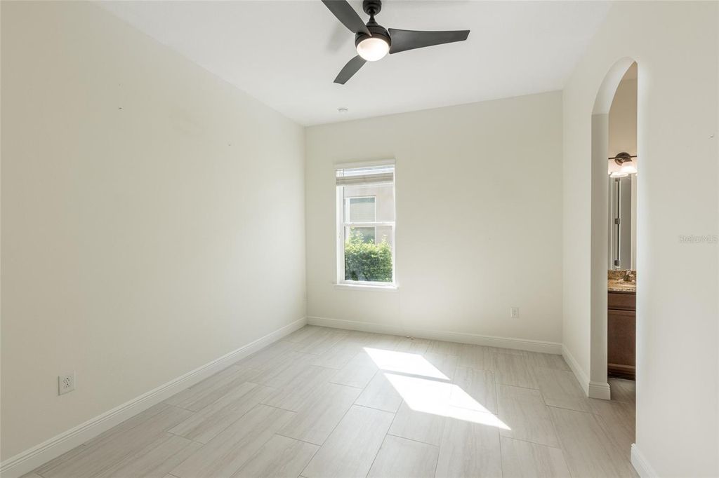 Image 29 of property listing at 4703 TOBERMORY WAY, Bradenton, FL 34211