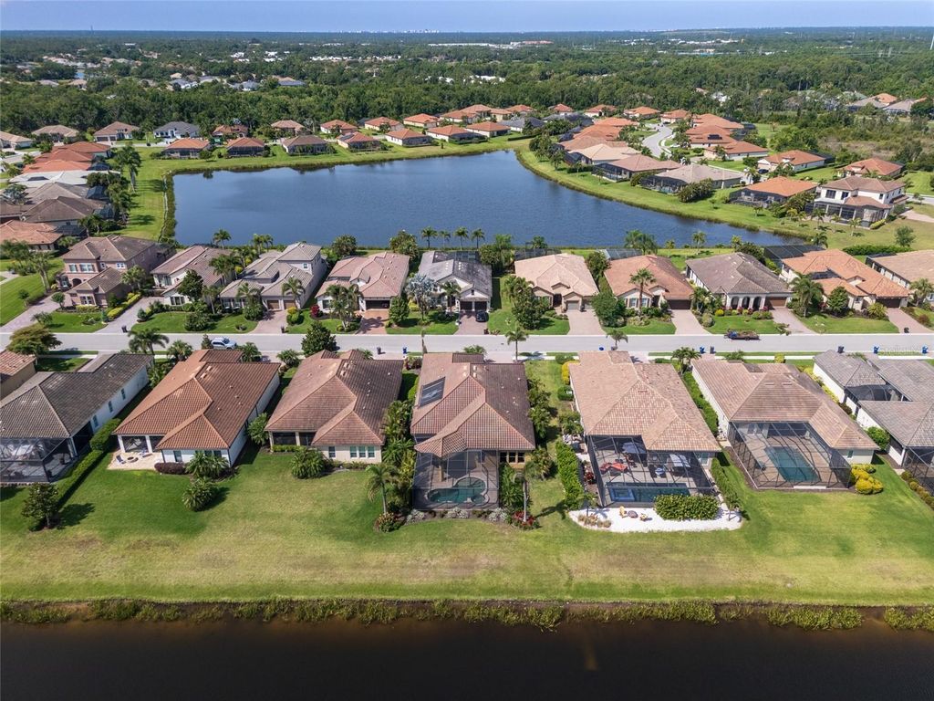 Image 53 of property listing at 4703 TOBERMORY WAY, Bradenton, FL 34211