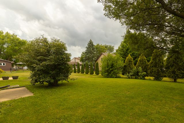 1521 Pebblewood Drive 1521, Sycamore, IL 60178