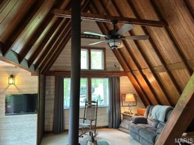 121 Crystal Lake Court, Wright City, MO 63390