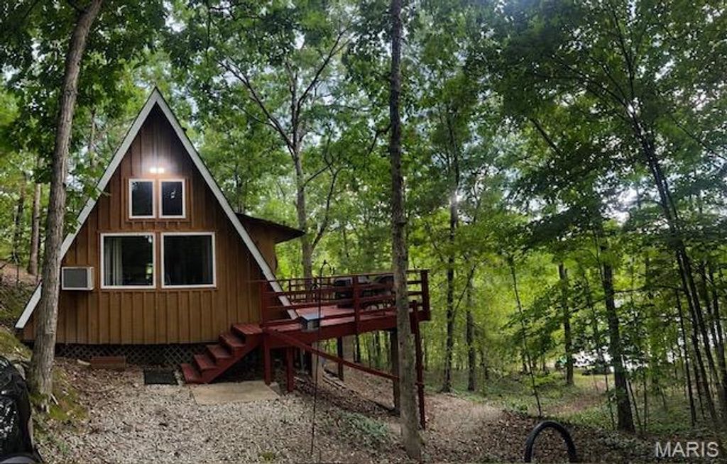 121 Crystal Lake Court, Wright City, MO 63390