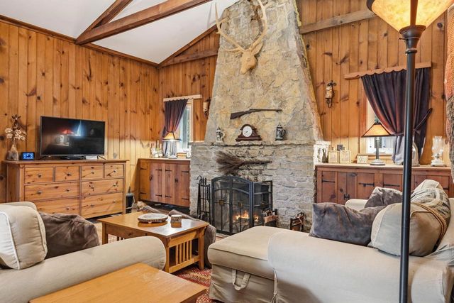 9650 N Brown Road, Edgerton, WI 53534