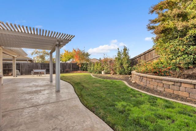 456 Eagle Dr, Ione, CA 95640