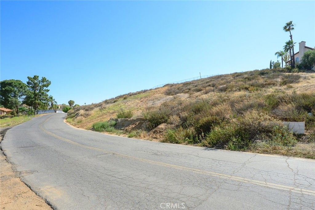 16527 Canyon Ridge Drive, Riverside, CA 92503