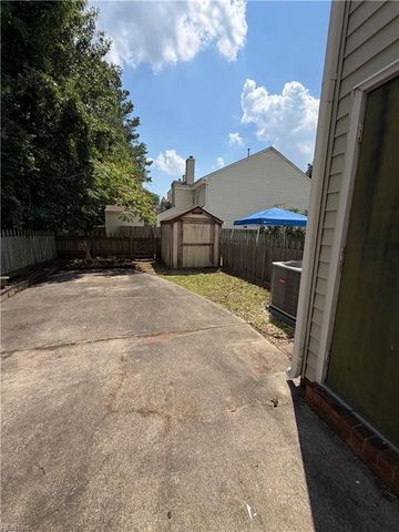 709 Montrose CT, Chesapeake, VA 23320