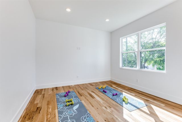 7323 Casa Loma Avenue, Dallas, TX 75214