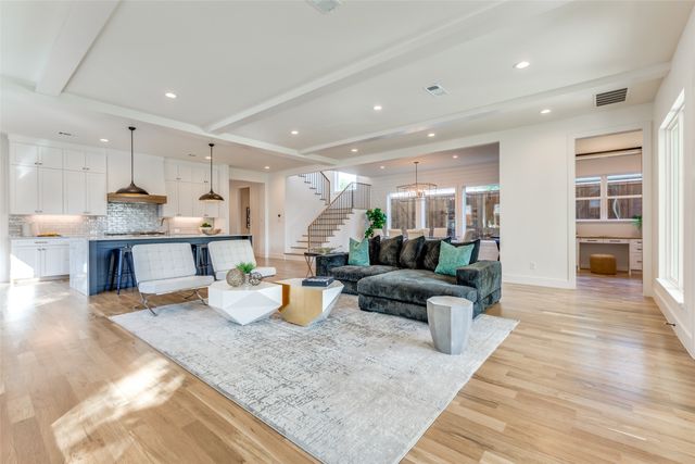 7323 Casa Loma Avenue, Dallas, TX 75214