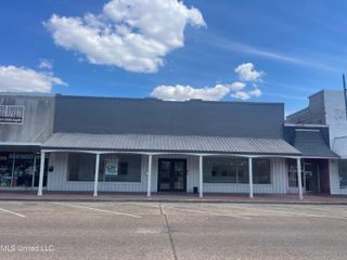 211 S Sharpe Avenue, Cleveland, MS 38732