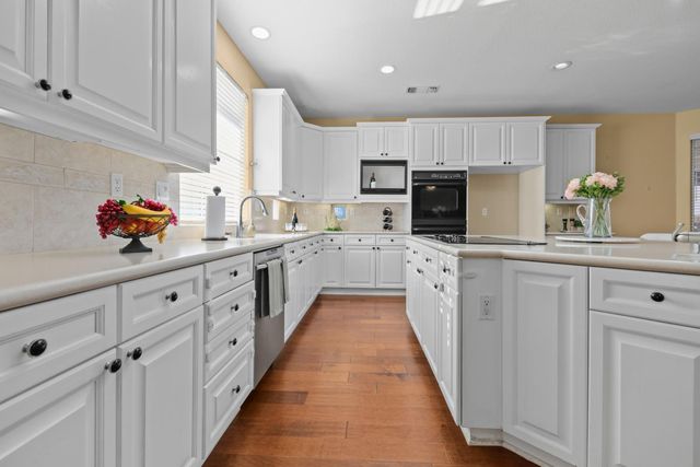 4001 Bella Tuscany Dr, Modesto, CA 95356