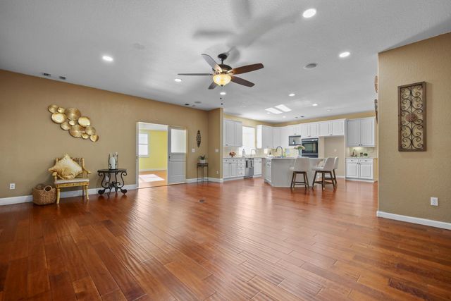4001 Bella Tuscany Dr, Modesto, CA 95356