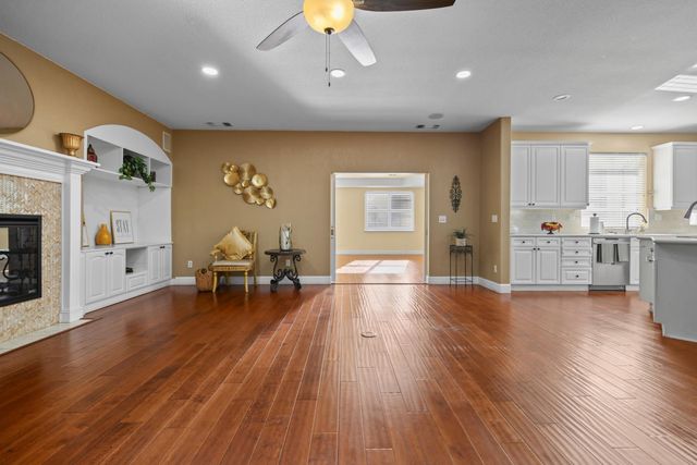 4001 Bella Tuscany Dr, Modesto, CA 95356