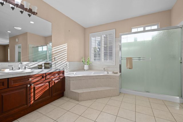 4001 Bella Tuscany Dr, Modesto, CA 95356