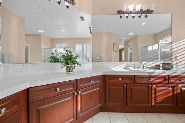 4001 Bella Tuscany Dr, Modesto, CA 95356
