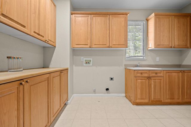 4001 Bella Tuscany Dr, Modesto, CA 95356