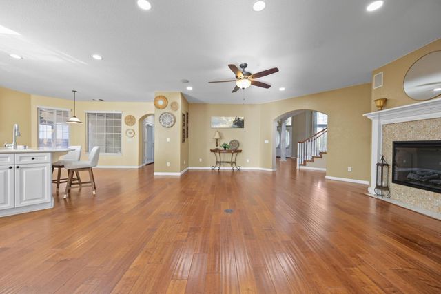 4001 Bella Tuscany Dr, Modesto, CA 95356