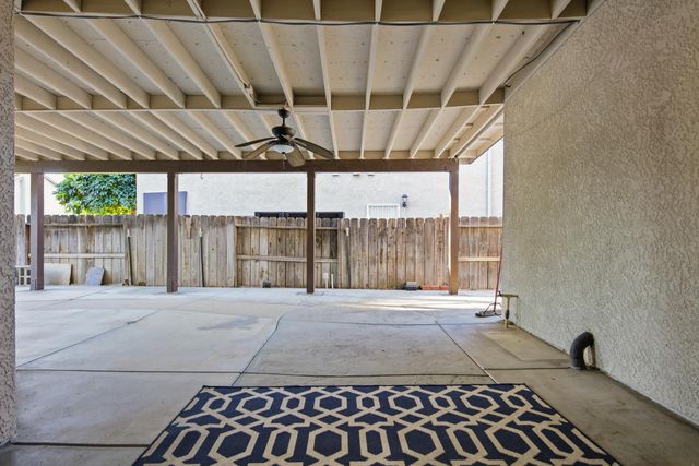 4001 Bella Tuscany Dr, Modesto, CA 95356