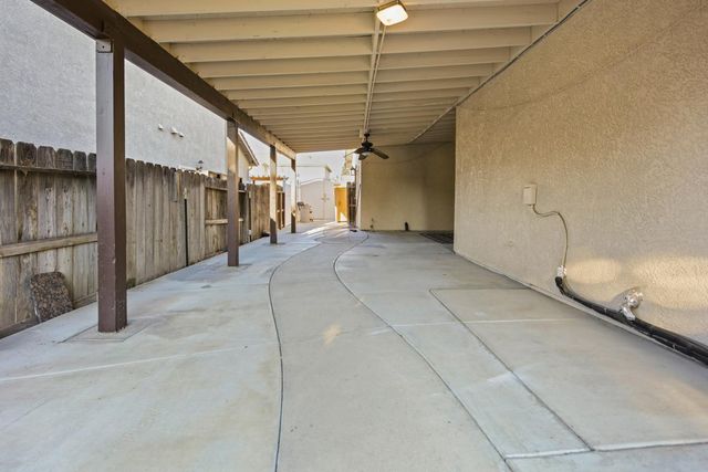 4001 Bella Tuscany Dr, Modesto, CA 95356