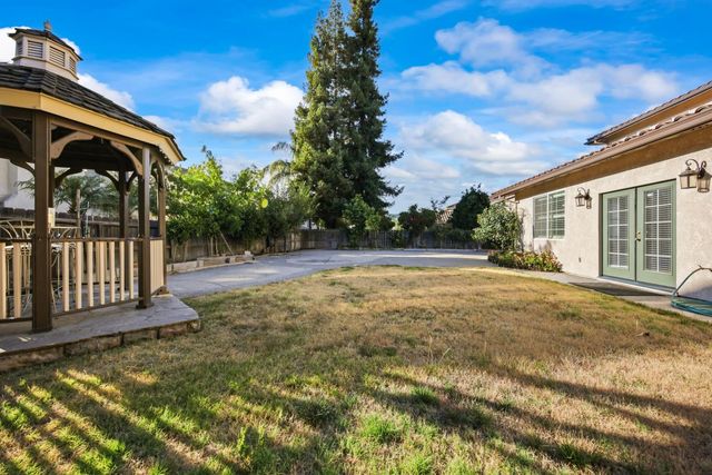4001 Bella Tuscany Dr, Modesto, CA 95356