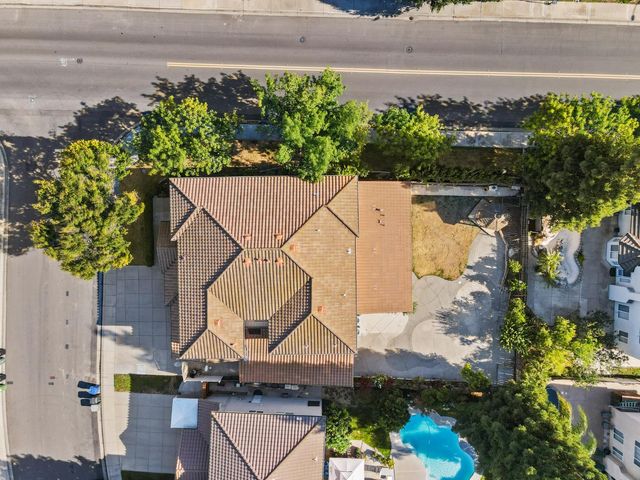 4001 Bella Tuscany Dr, Modesto, CA 95356