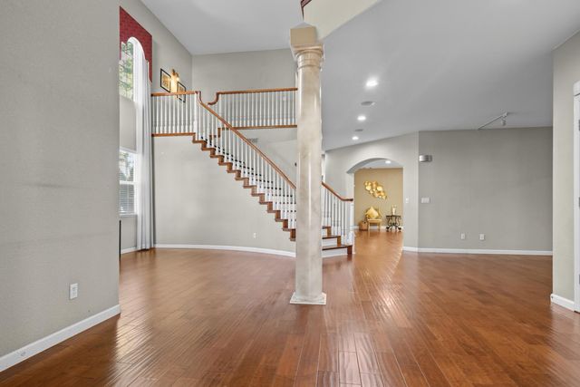 4001 Bella Tuscany Dr, Modesto, CA 95356