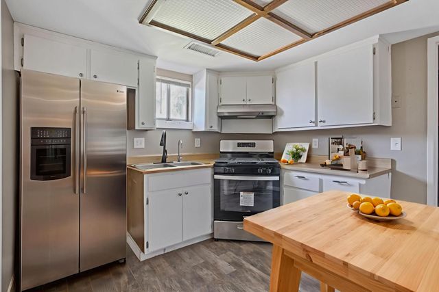 13919 Highway Ave, Hanford, CA 93202