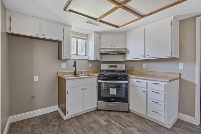 13919 Highway Ave, Hanford, CA 93202