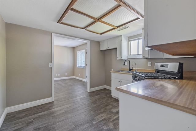 13919 Highway Ave, Hanford, CA 93202