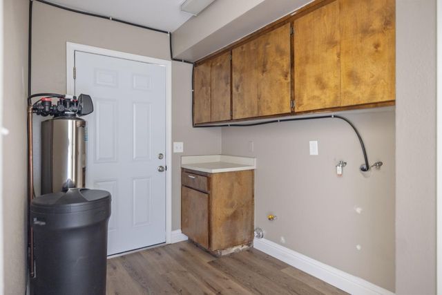 13919 Highway Ave, Hanford, CA 93202