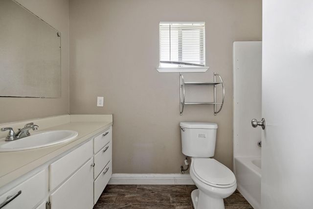 13919 Highway Ave, Hanford, CA 93202