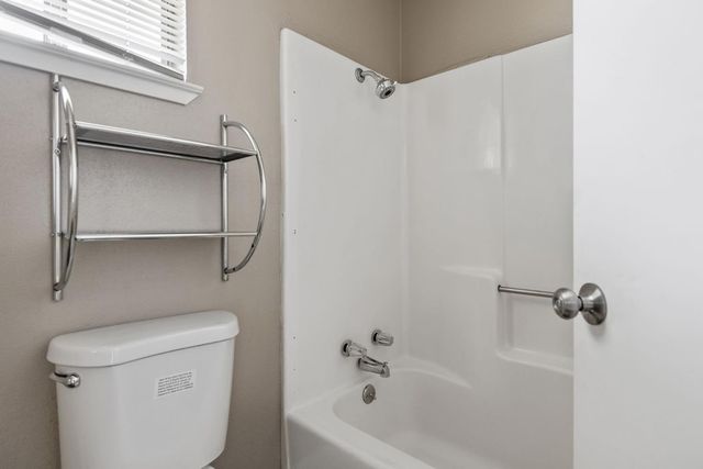 13919 Highway Ave, Hanford, CA 93202