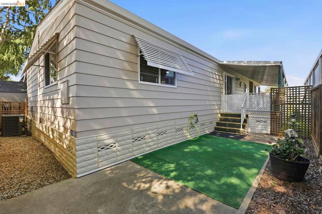 Image 20 of property listing at 275 Burnett AVE, Morgan Hill, CA 95037