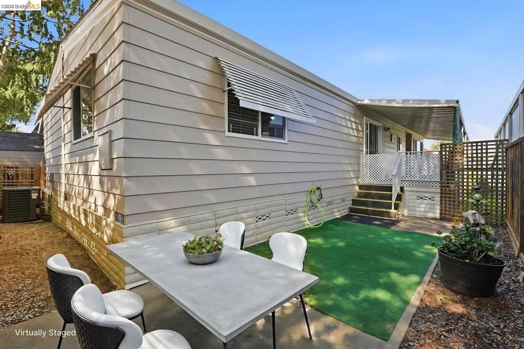 Image 21 of property listing at 275 Burnett AVE, Morgan Hill, CA 95037