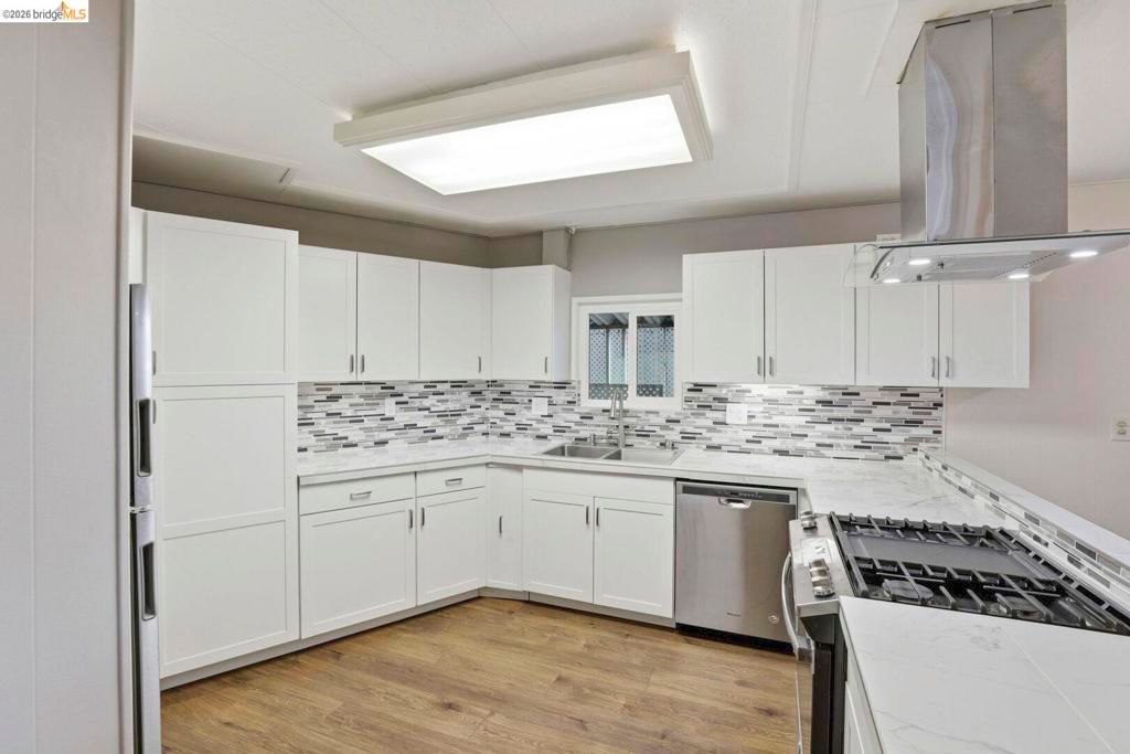 Image 2 of property listing at 275 Burnett AVE, Morgan Hill, CA 95037