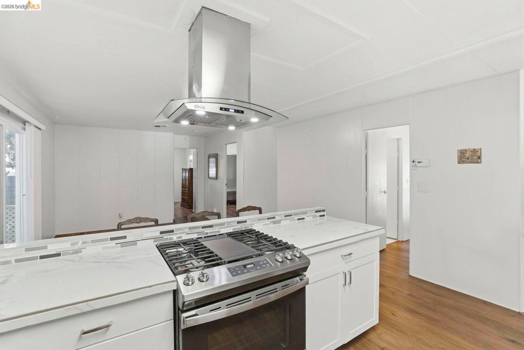 Image 3 of property listing at 275 Burnett AVE, Morgan Hill, CA 95037