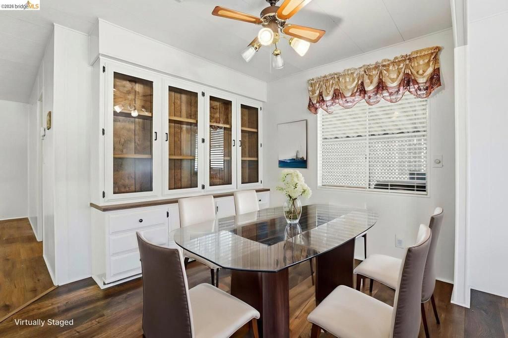 Image 4 of property listing at 275 Burnett AVE, Morgan Hill, CA 95037