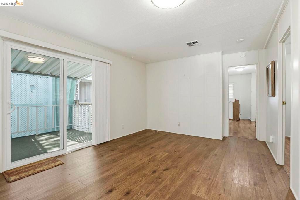 Image 7 of property listing at 275 Burnett AVE, Morgan Hill, CA 95037