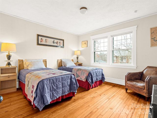 12 Bearden Avenue, Asheville, NC 28801